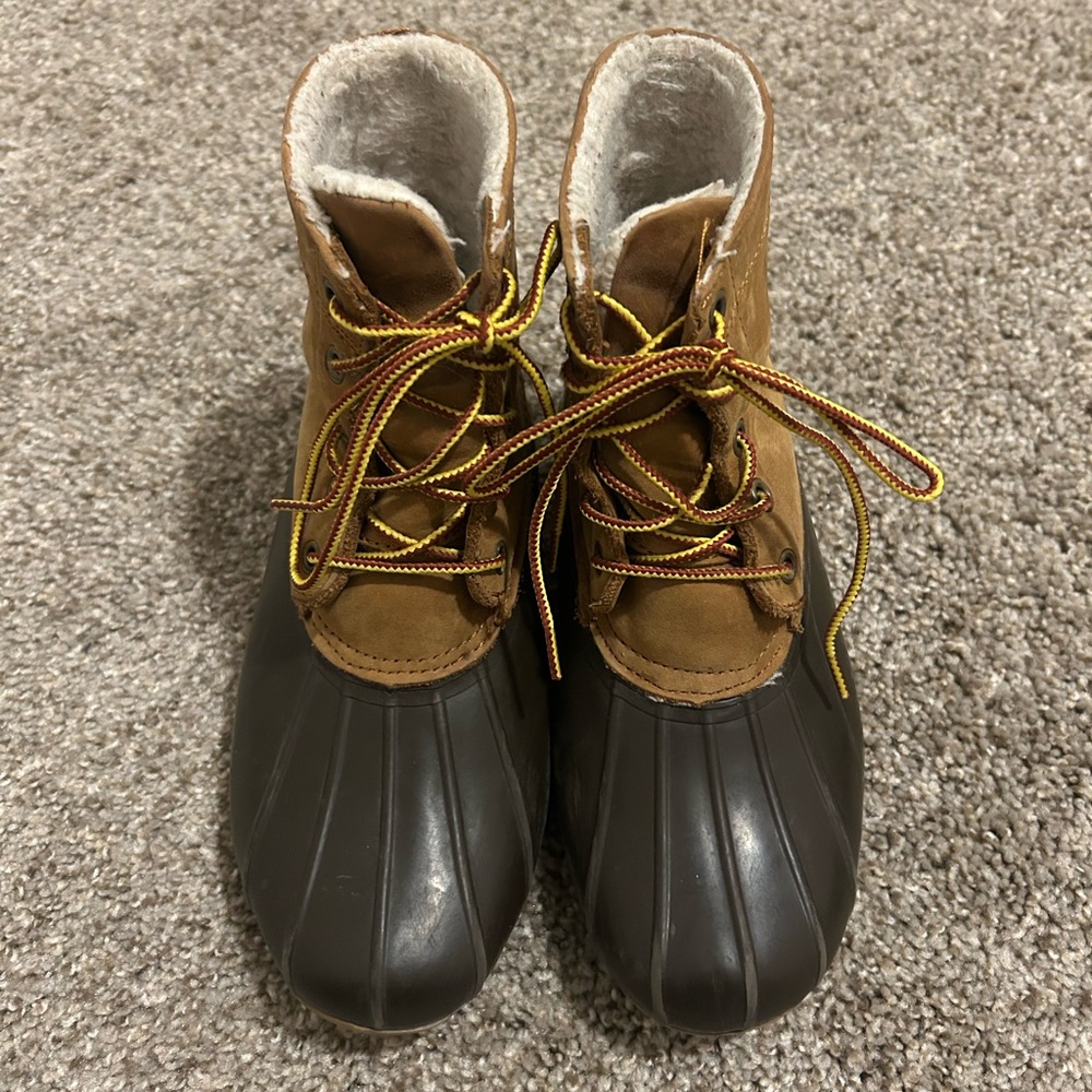 Duck boots